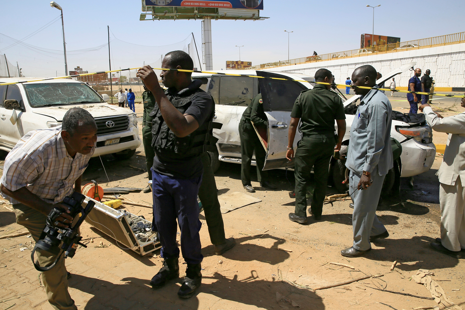 السودان.. إيقاف شخصين أجنبيين على خلفية محاولة اغتيال حمدوك