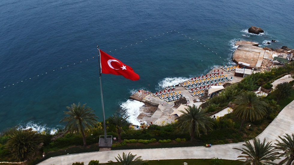 تركيا تعلق الموسم السياحي