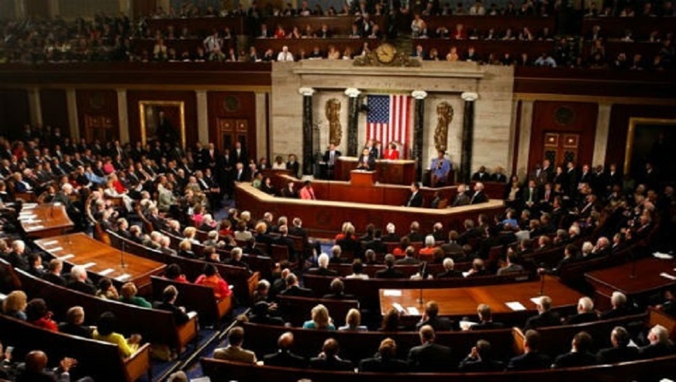 مجلس النواب الأمريكي يقر قانونا للحد من أضرار كورونا