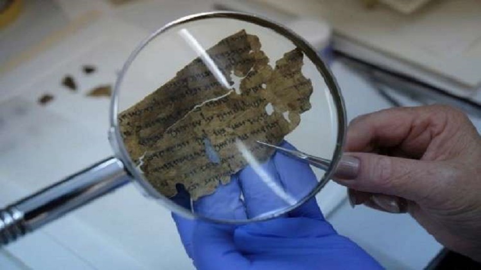 اكتشاف زيف 16 جزءا من مخطوطات البحر الميت