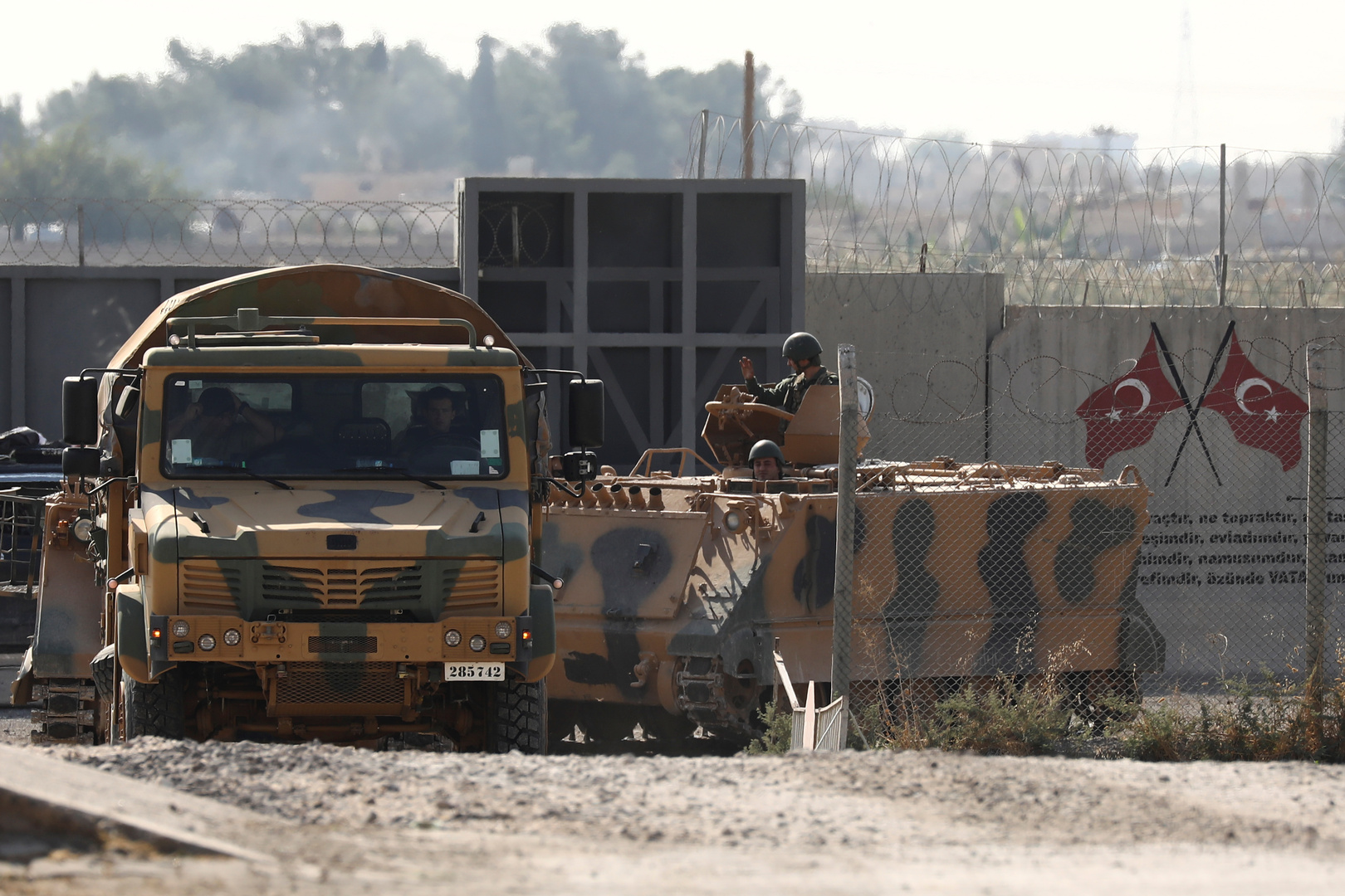عسكريون أتراك على الحدود مع سوريا