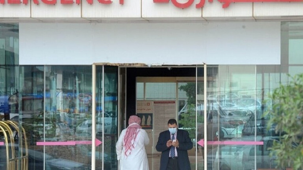 السعودية تقرر تعليق العمل في القطاع الخاص عدا أنشطة توفير الغذاء والدواء