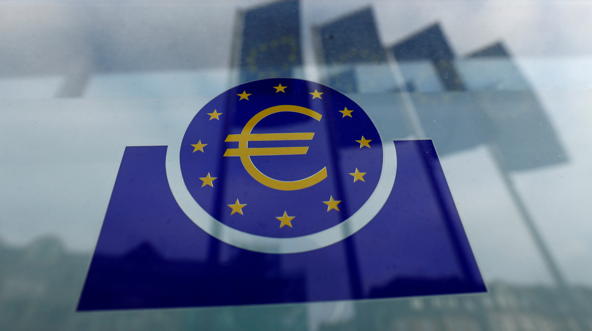 المركزي الأوروبي يطلق برنامجا بـ750 مليار يورو لدعم الاقتصاد