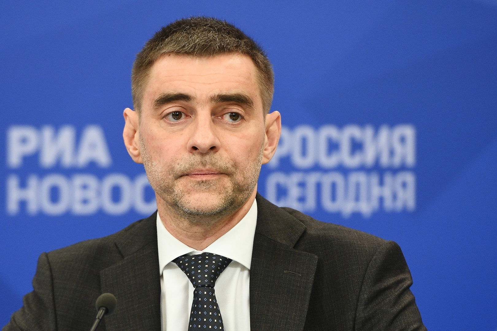 برلماني روسي: على كافة الدول التخلي عن سياسة العقوبات من أجل محاربة كورونا