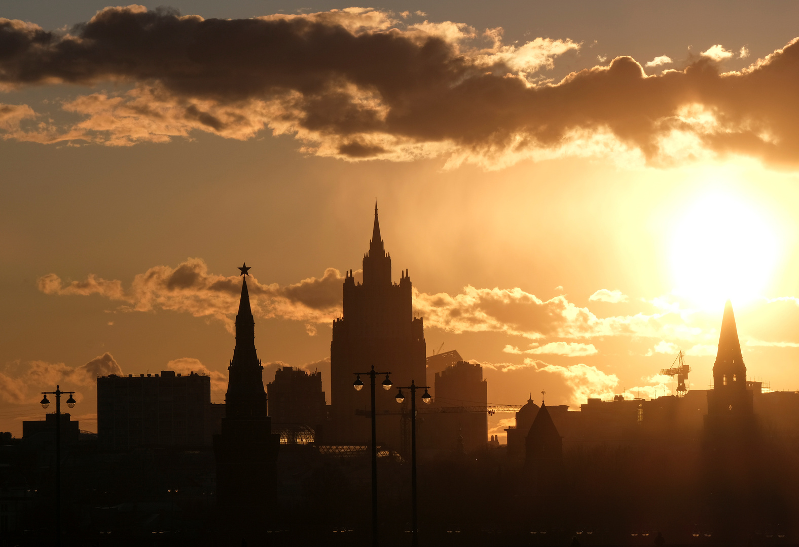 موسكو تعلق جميع الأنشطة الترفيهية والثقافية لاحتواء تفشي كورونا