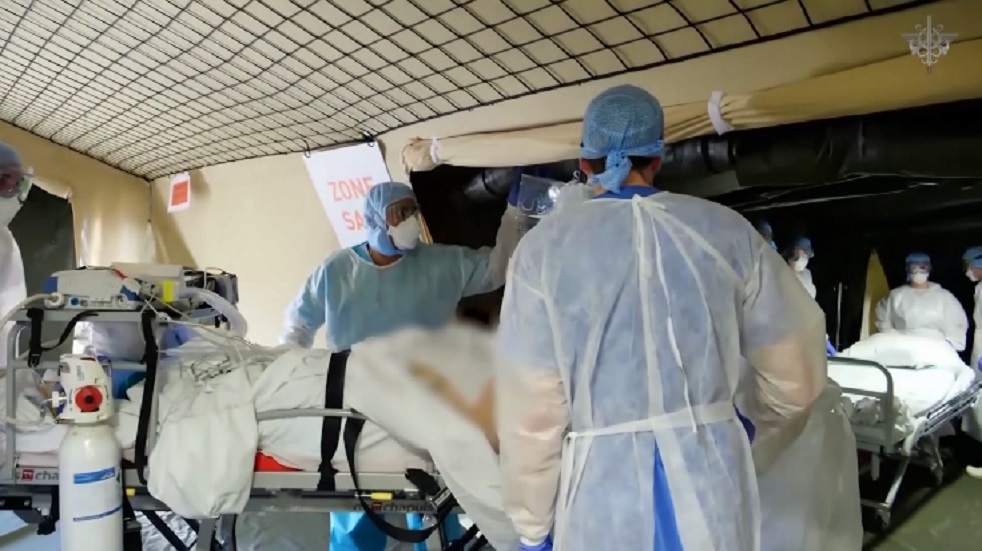 مستشفى ميداني عسكري في فرنسا يستقبل المصابين بكورونا