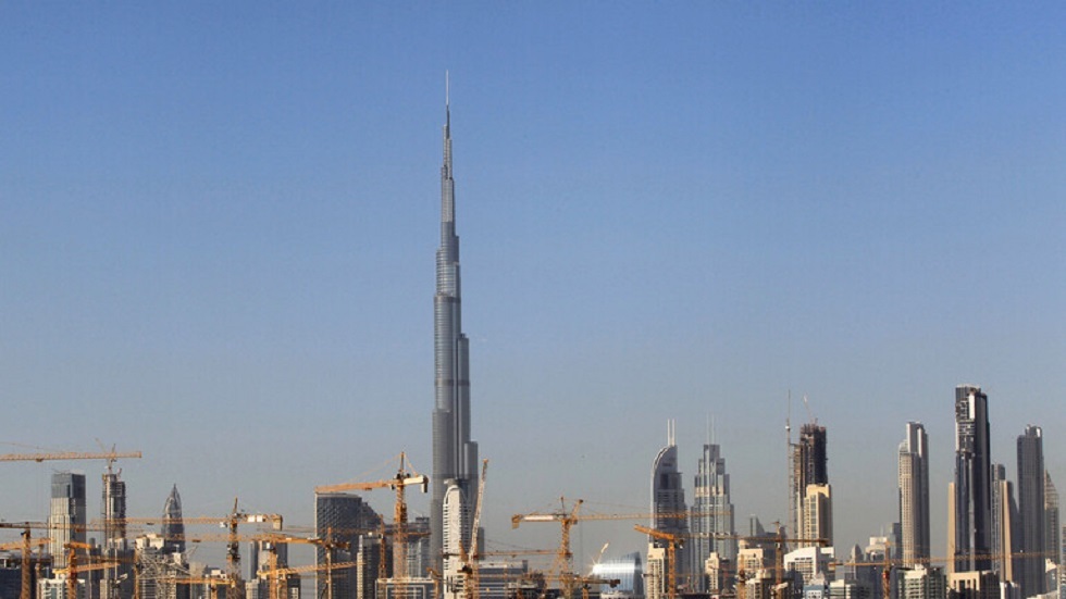 الإمارات تمدد حظر التجول