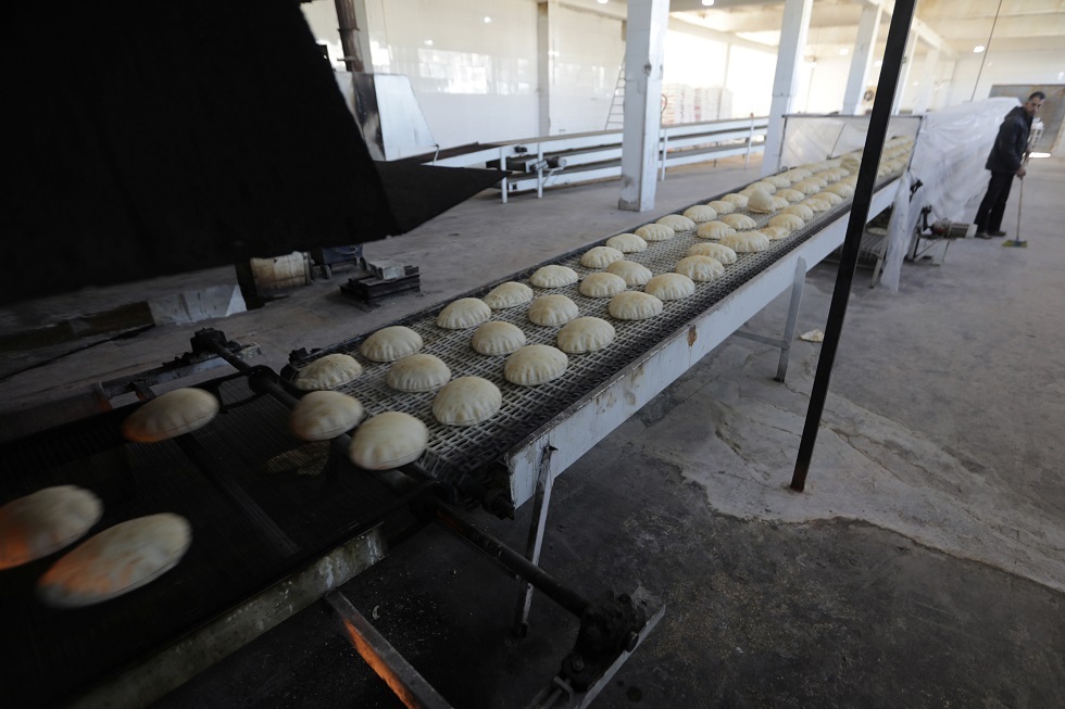 التجارة الداخلية السورية عن فيديو لتوزيع الخبز أثار استهجانا: أسلوب مرفوض