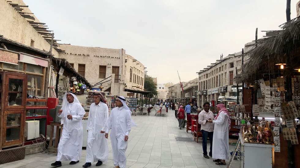 قطر تخطر القطاع الخاص بالعمل عن بعد لاحتواء كورونا