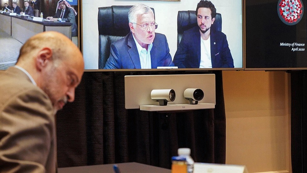 العاهل الأردني يهيب بالحكومة التخفيف من آثار كورونا على الاقتصاد