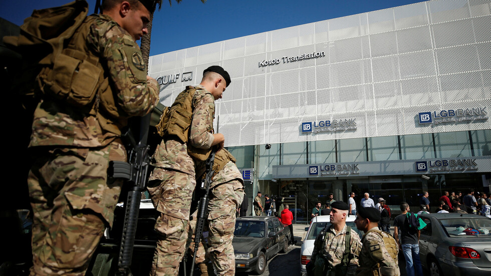 الجيش اللبناني ينفي إصابة 10 من أفراده بكورونا