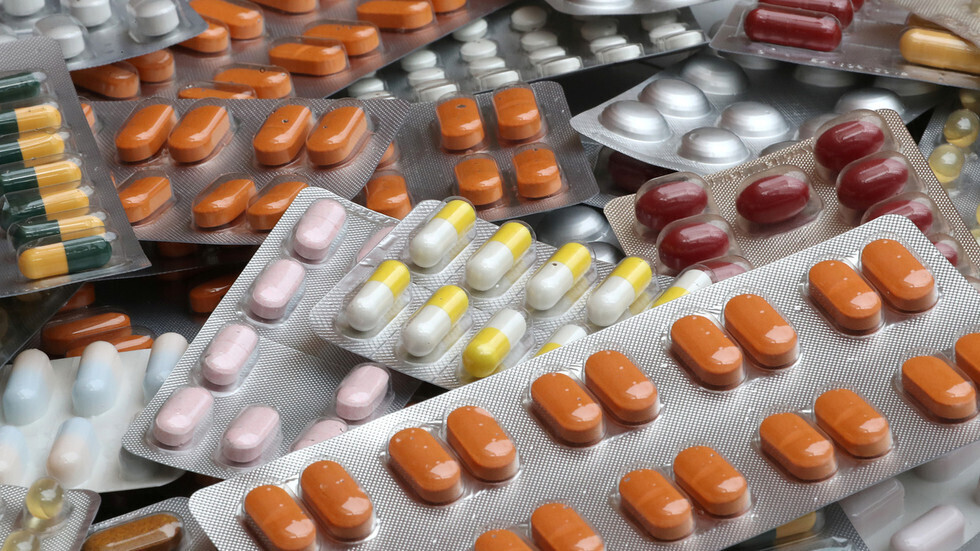 بحثا عن قاتل لفيروس كورونا: هل يمكن للعقاقير الموجودة بالفعل تحويل مسار جائحة Covid-19؟