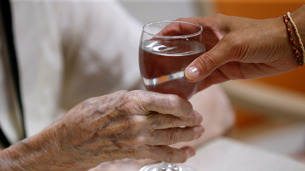 فرنسا.. وفاة 570 مسنا في دور الرعاية الصحية بسبب كورونا