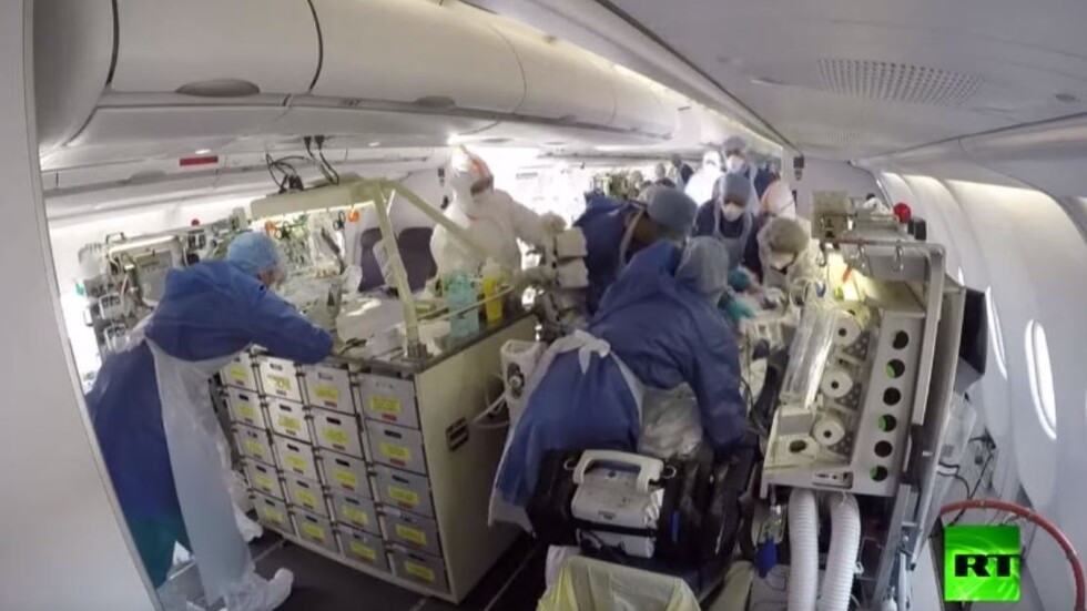 مستشفى عسكري طائر ينقل مصابين بكورونا