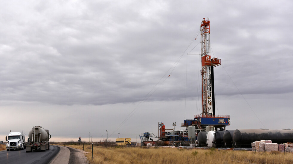 مدير "مركوريا للطاقة": منتجو النفط الصخري الأمريكيون يبيعونه بالمجان