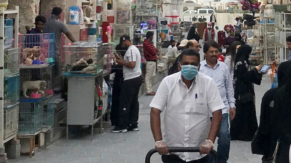 قطر تعلن عن ثالث حالة وفاة و114 إصابة جديدة