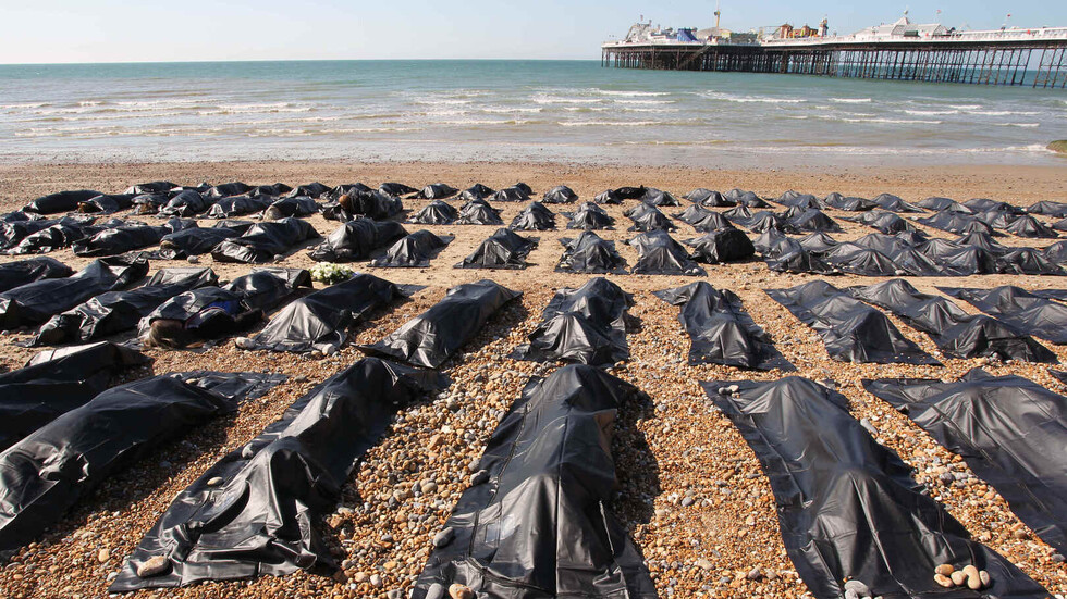 السلطات الأمريكية تطلب توفير 100 ألف كيس للجثث وسط تفشي كورونا