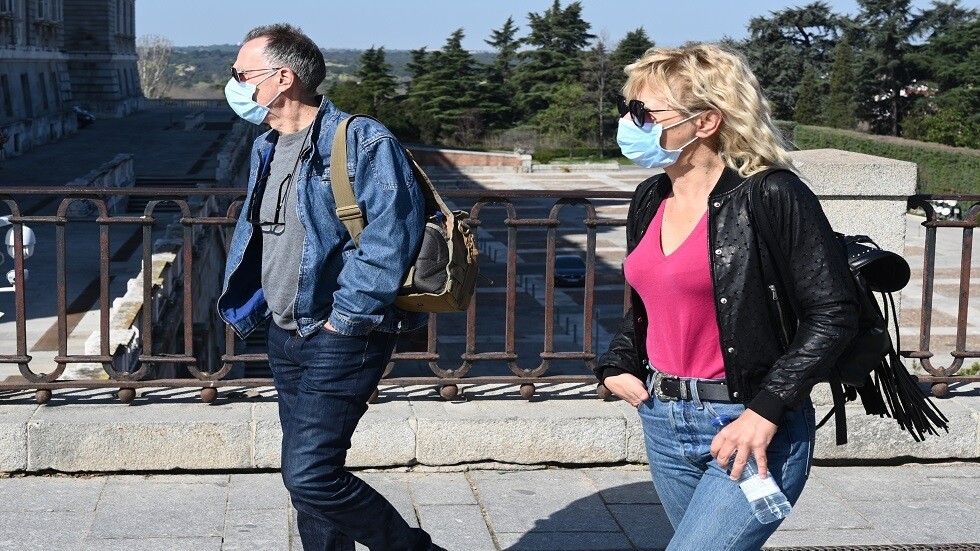 بيرو وبنما تعلنان حجرا صحيا استنادا للجنس