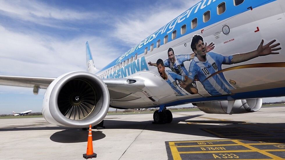 طائرة ميسي الخاصة تنجو من السقوط وتهبط اضطراريا في بروكسل