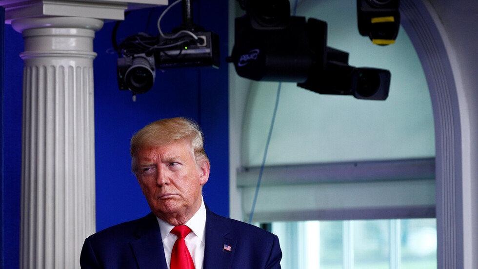 ترامب: الحكومة تنصح الأمريكيين بحمل أغطية قماش تحمي الوجه من كورونا