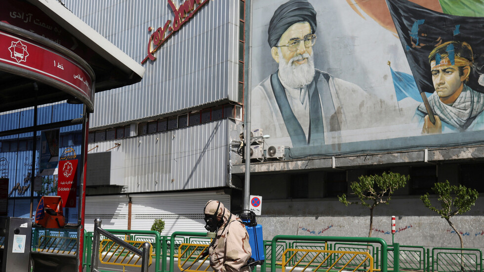 عمدة طهران: عقوبات ترامب عطلت جهودنا لمكافحة كورونا