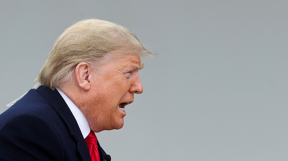 ترامب يرفض ارتداء الكمامة