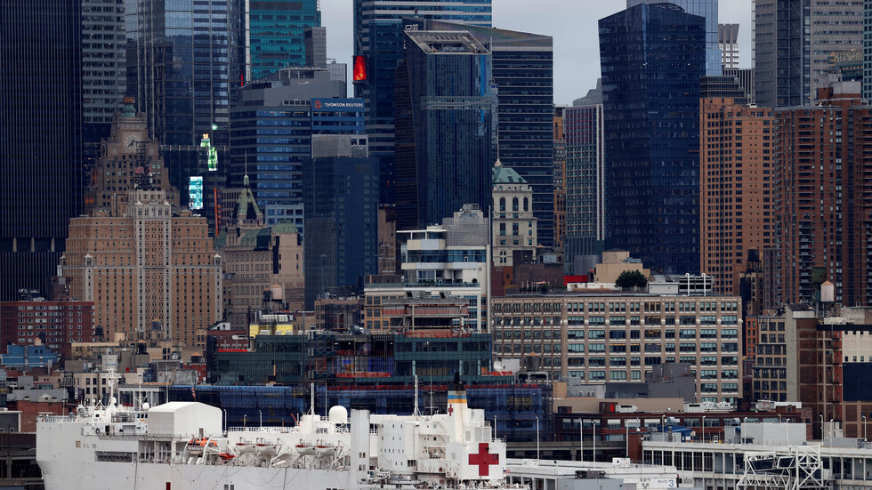 حاكم نيويورك: تسجيل 630 حالة وفاة جديدة بكورونا والمجموع العام يرتفع إلى 3565