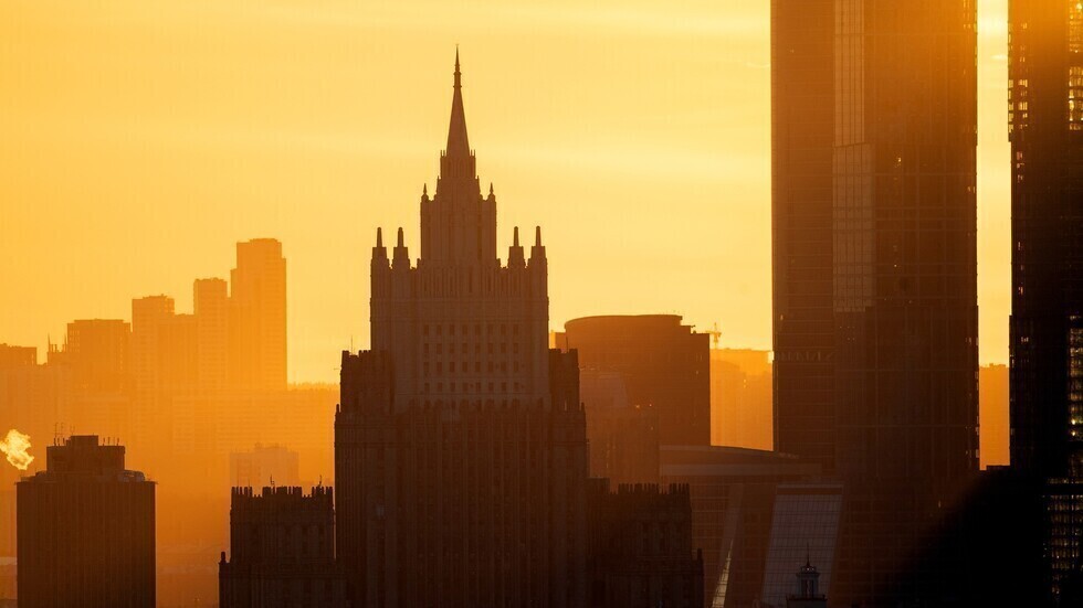 الخارجية الروسية تسخر من وزير سويدي