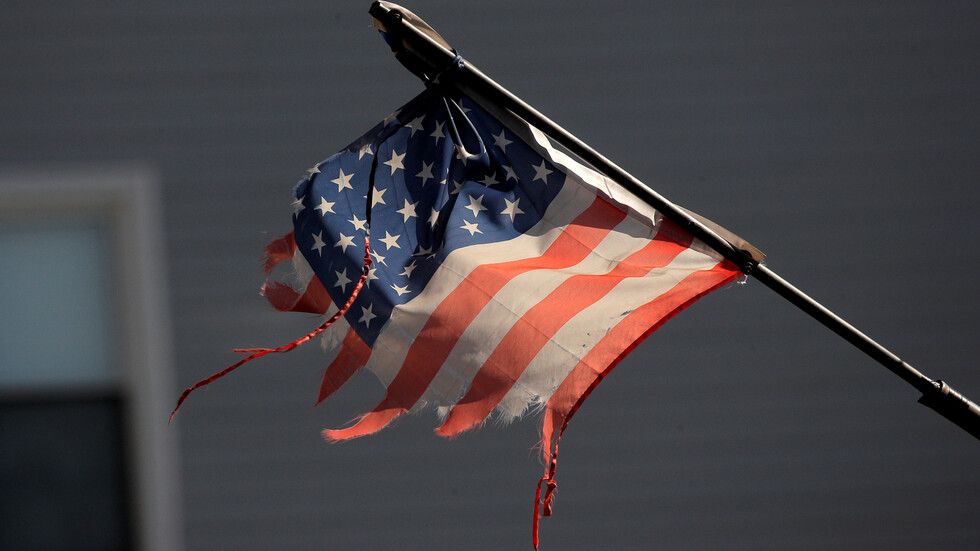 عدد الوفيات بفيروس كورونا في الولايات المتحدة يتجاوز 10 آلاف