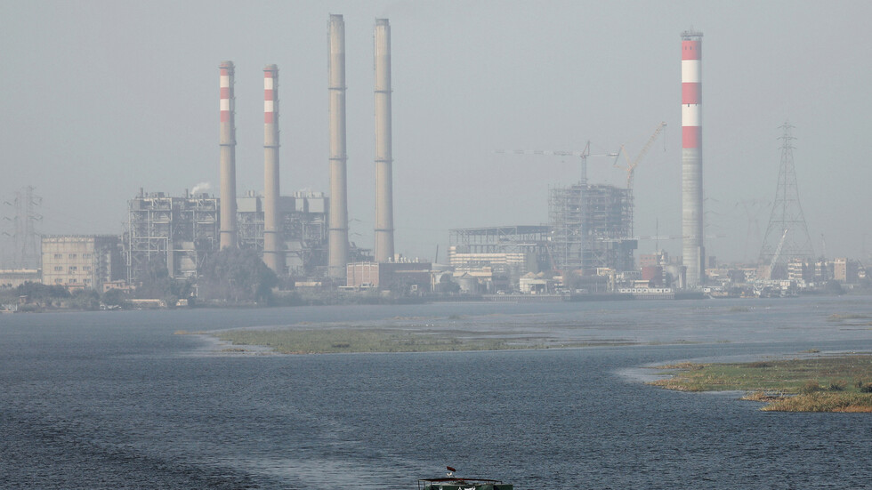 مصر تعلن عن خطوة هامة لتشغيل المصانع المتوقفة