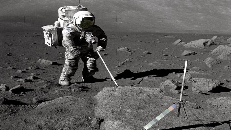 هل تحل موارد القمر محل موارد الأرض؟