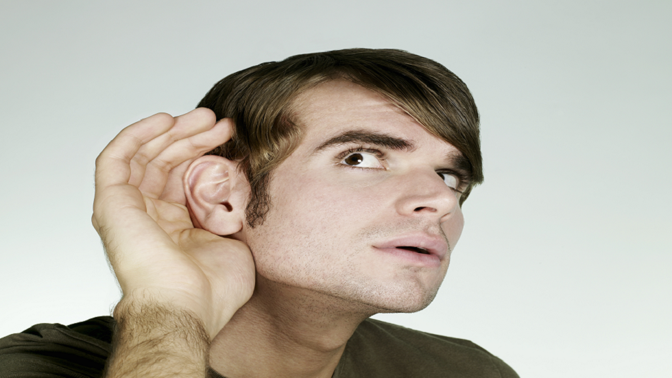 هل تسمع "لورل" أو "ياني"؟.. تفسير سر مقطع صوتي يشعل الإنترنت منذ انتشار ظاهرة الفستان المحيّر