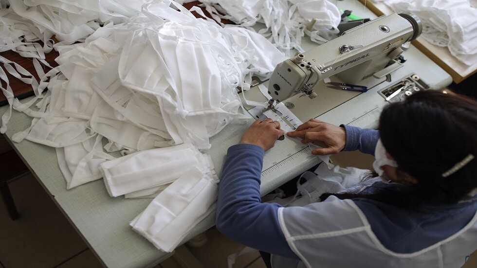 روسيا بصدد إنتاج مليوني قناع متعدد الاستخدام كل يوم