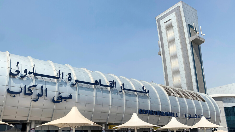 مصر تحول طائرات الركاب إلى وسيلة لنقل البضائع.. وتمد أوروبا والخليج بأطنان من المواد الغذائية