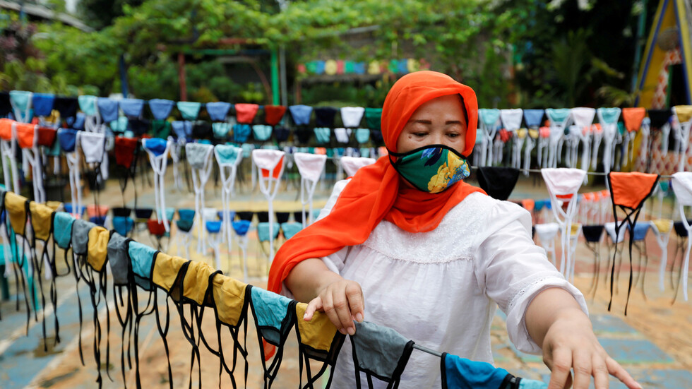 في قفزة قياسية.. 40 وفاة وأكثر من 300 إصابة جديدة بكورونا في إندونيسيا