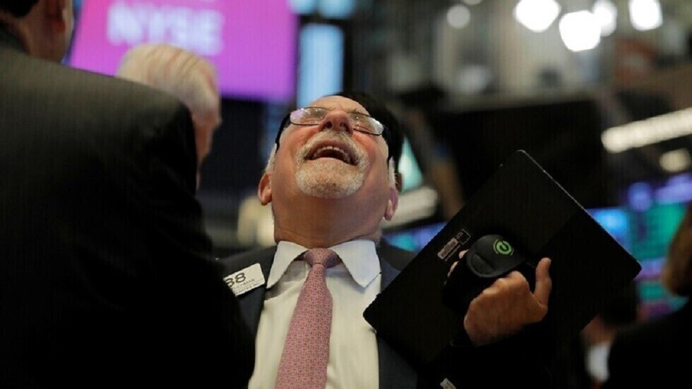 أسعار النفط تقفز بنحو 10%