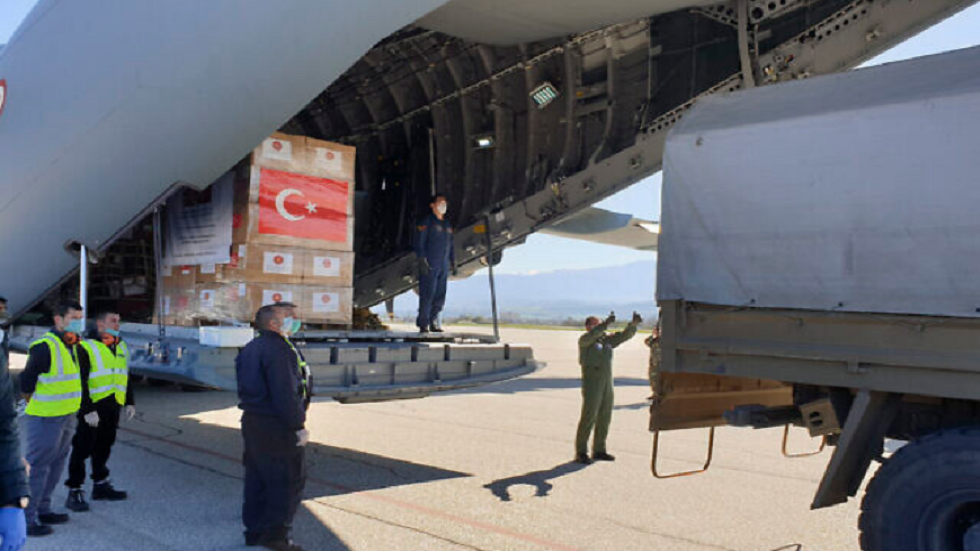 "يديعوت أحرونوت": شحنة المعدات الطبية التركية لإسرائيل تجارية ولا علاقة للفلسطينيين بها