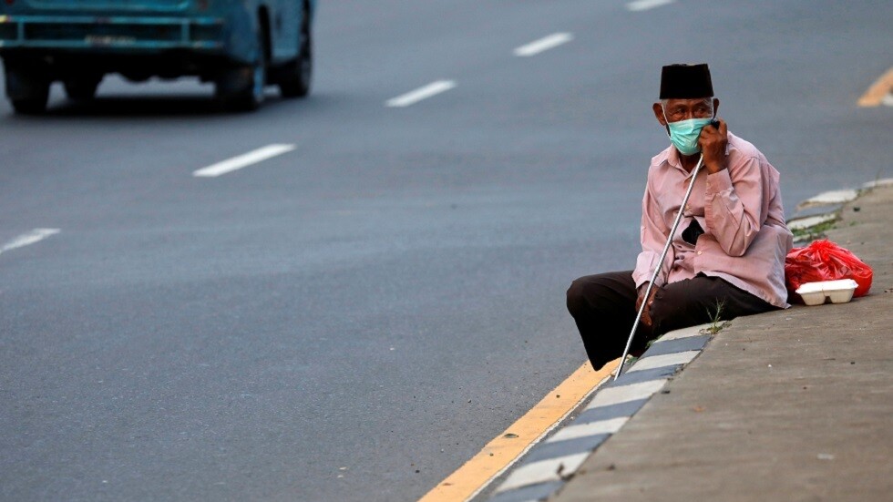 كورونا يتدخل بالتقاليد الرمضانية في إندونيسيا