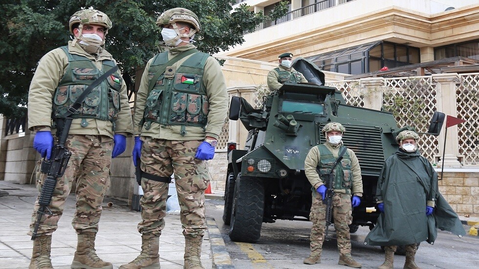 الأردن يفرج عن مدير قناة ومدير أخبارها عقب تقرير عن حظر التجول