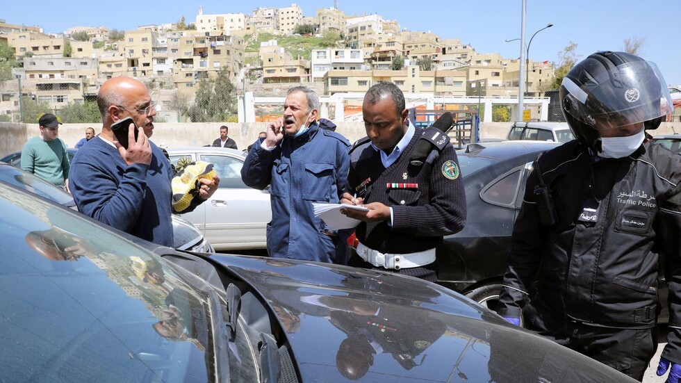 الأردن.. تمديد تعطيل الوزارات والدوائر الرسمية حتى نهاية أبريل