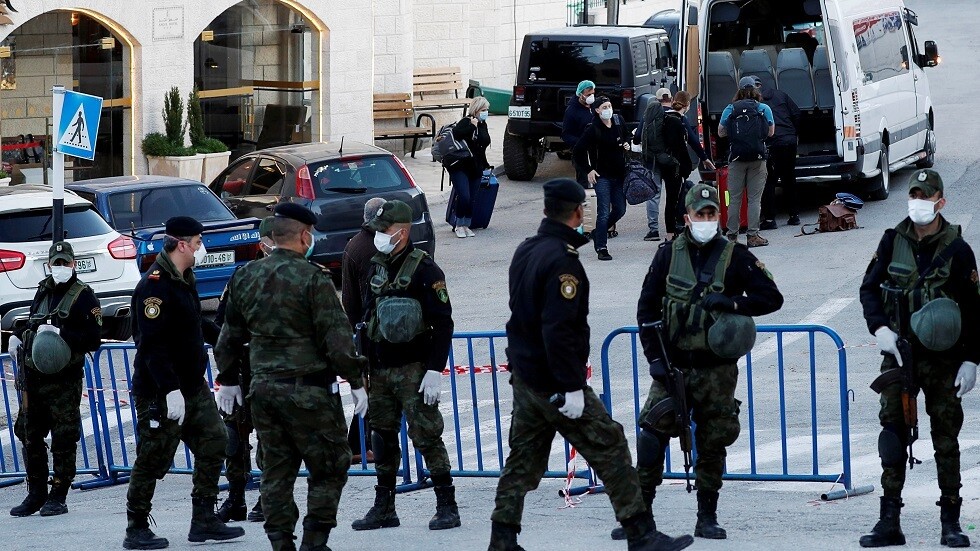 إسرائيل تهدد السلطة الفلسطينية بسبب كورونا