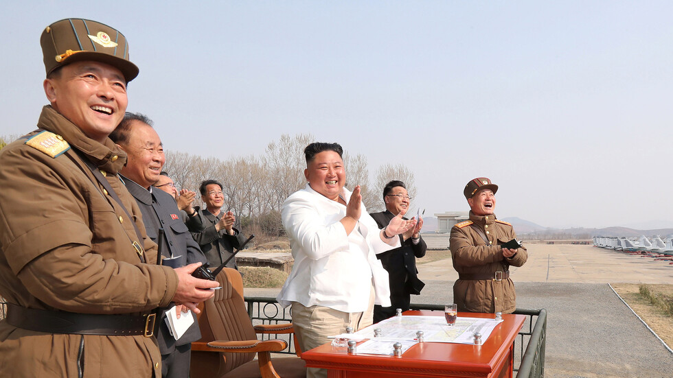 كوريا الشمالية تطلق صواريخ كروز قصيرة المدى في البحر