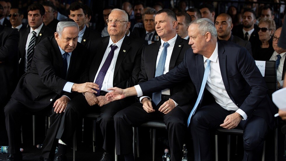 مع اقترابهما من الاتفاق..غانتس لنتنياهو: هذه لحظة الحقيقة