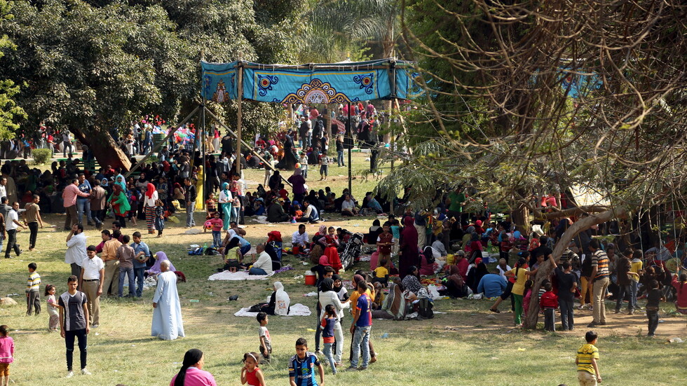 دار الإفتاء المصرية تحذر من شم النسيم