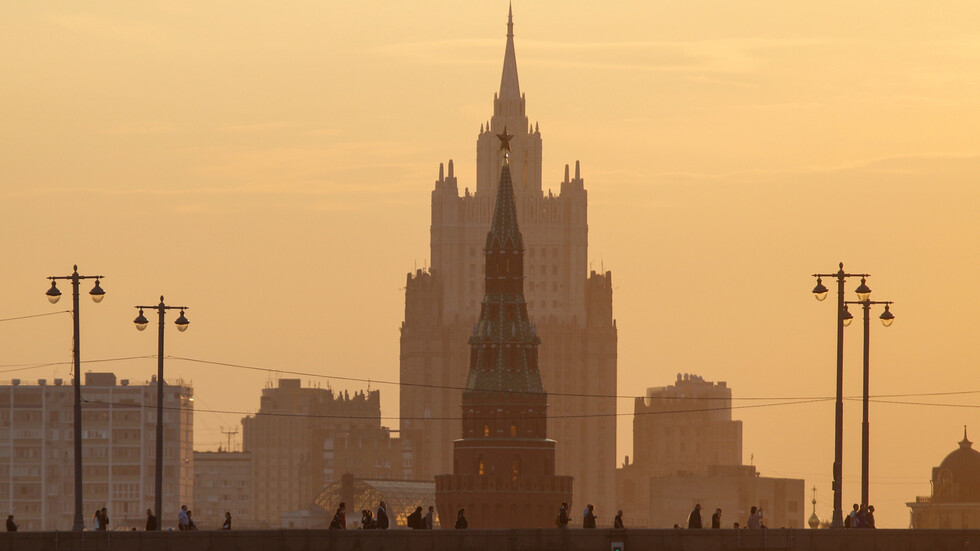 الكرملين: نأسف أن تنشر صحيفة محترمة مثل هذا الهراء