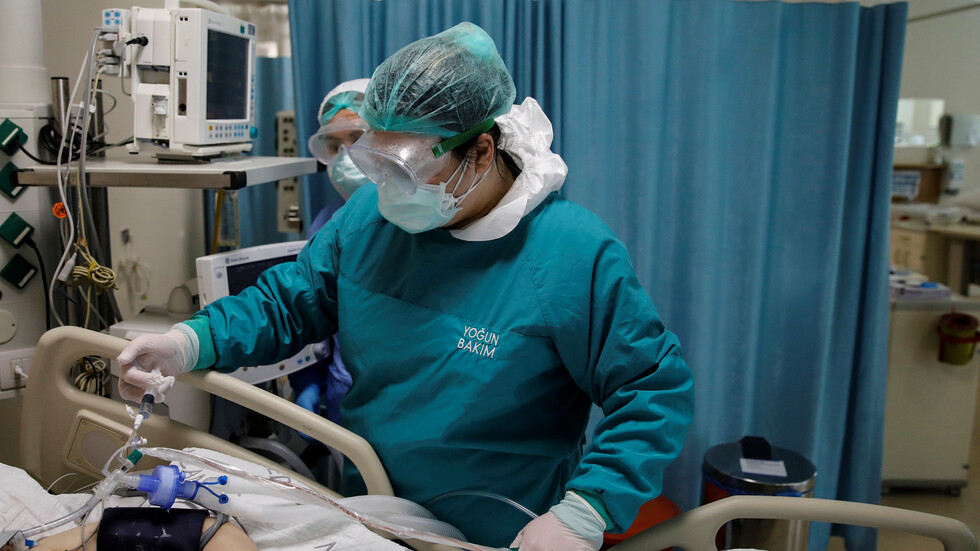 الصحة التركية: تسجيل 115 وفاة و4281 إصابة جديدة بكورونا