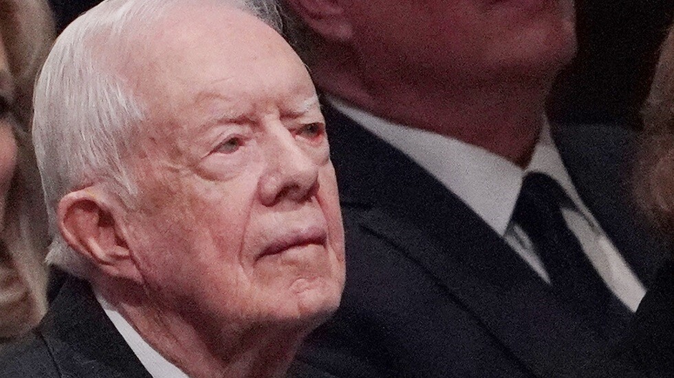 جيمي كارتر ينتقد قرار ترامب وقف تمويل الصحة العالمية