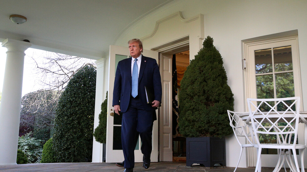 وسائل إعلام: توجيهات ترامب تقضي بإعادة فتح الاقتصاد على 3 مراحل