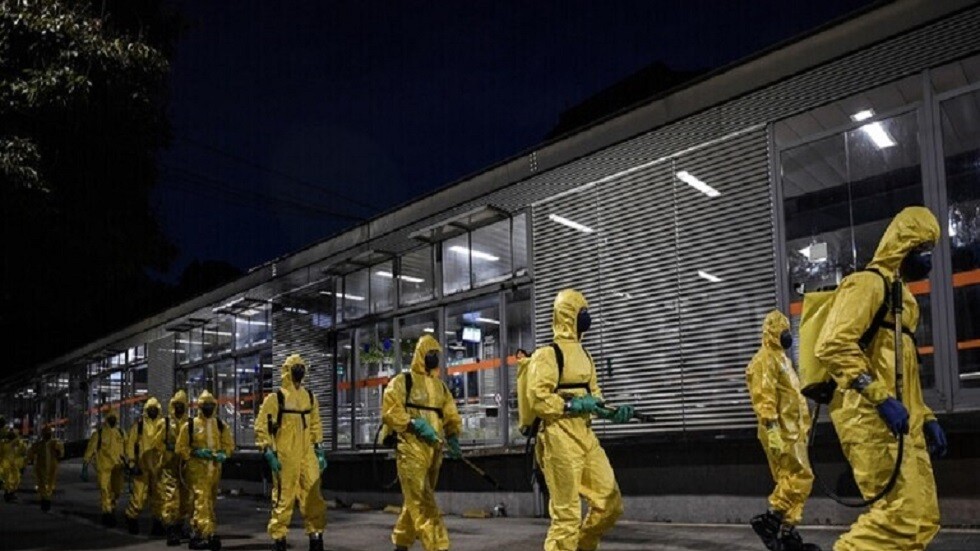 رئيس البرازيل يقيل وزير الصحة ويدعو إلى إعادة فتح الاقتصاد