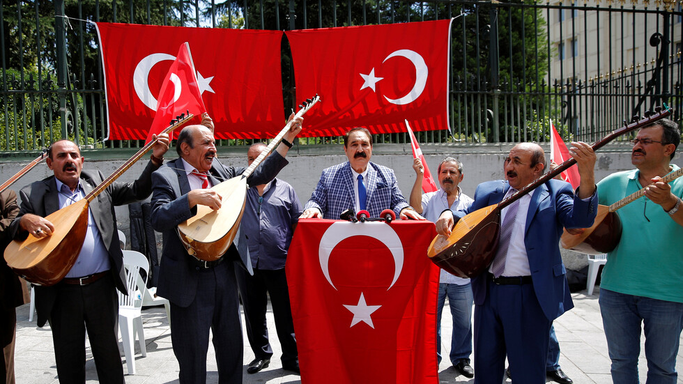 ارتفاع الليرة التركية